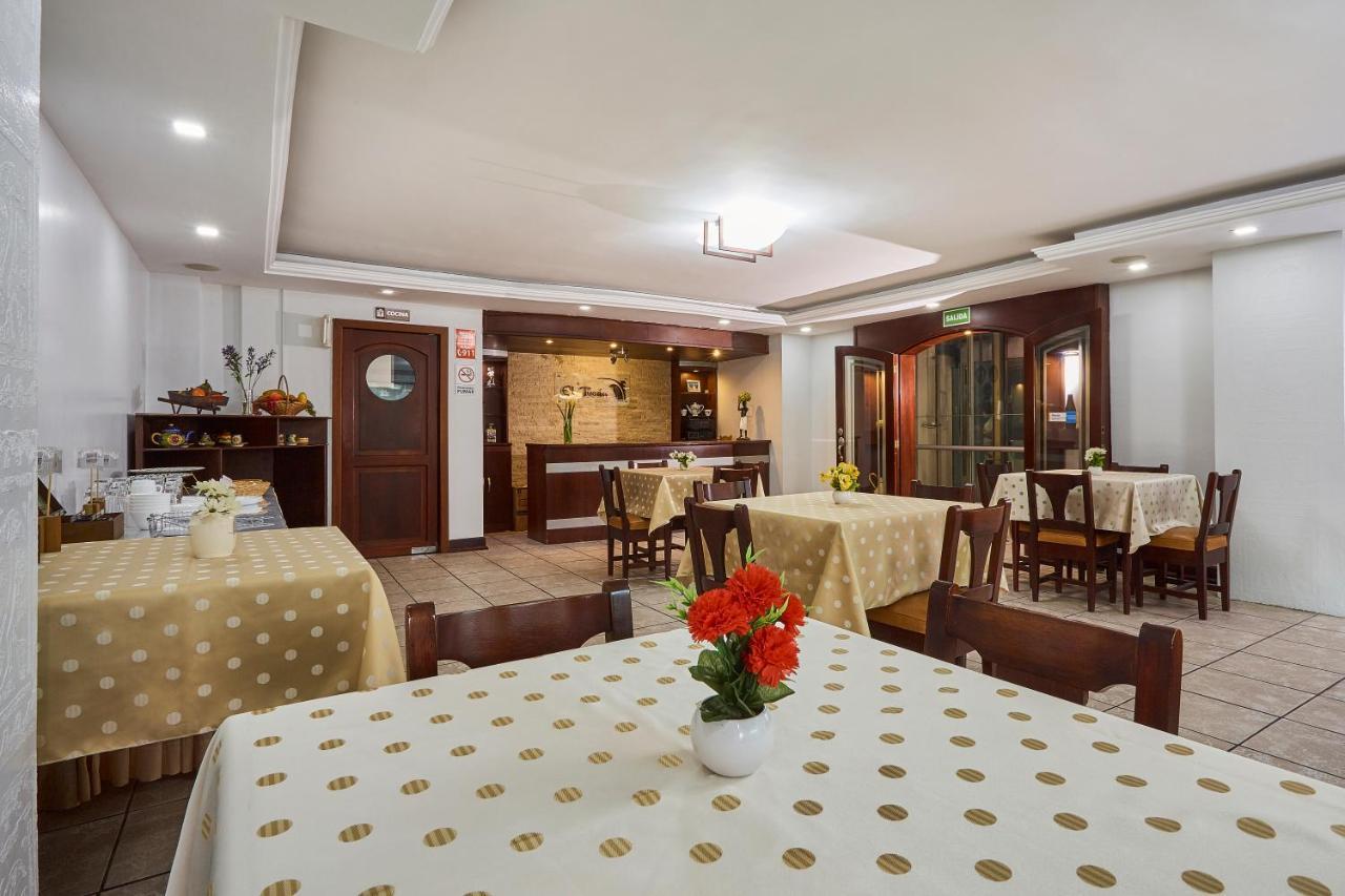 Hotel Podocarpus Лоха Екстер'єр фото