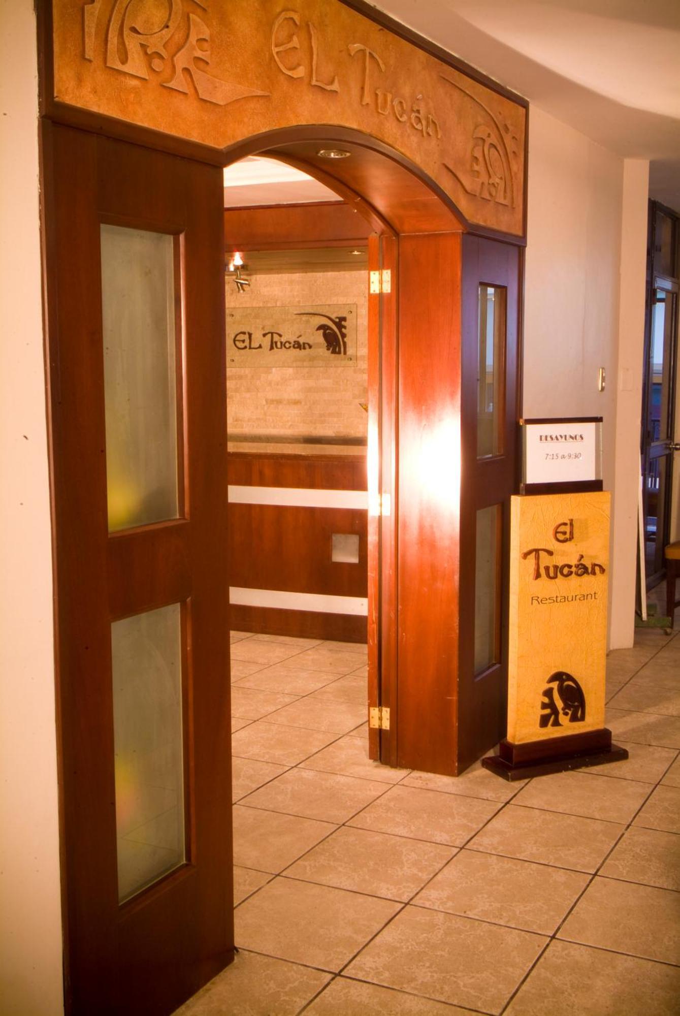 Hotel Podocarpus Лоха Екстер'єр фото