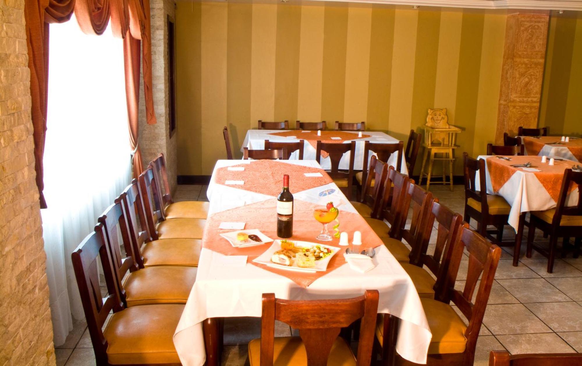 Hotel Podocarpus Лоха Екстер'єр фото